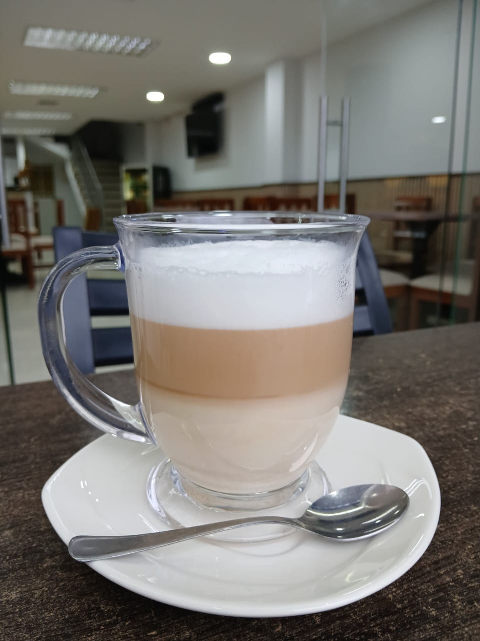 Café con capas y espuma